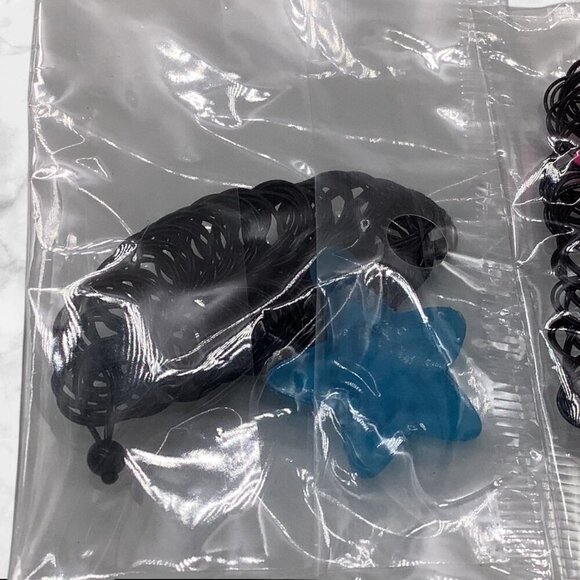 Glow In The Dark Black Choker Costume Necklaces & Pendants Set With Pink Heart & - Picture 2 of 5